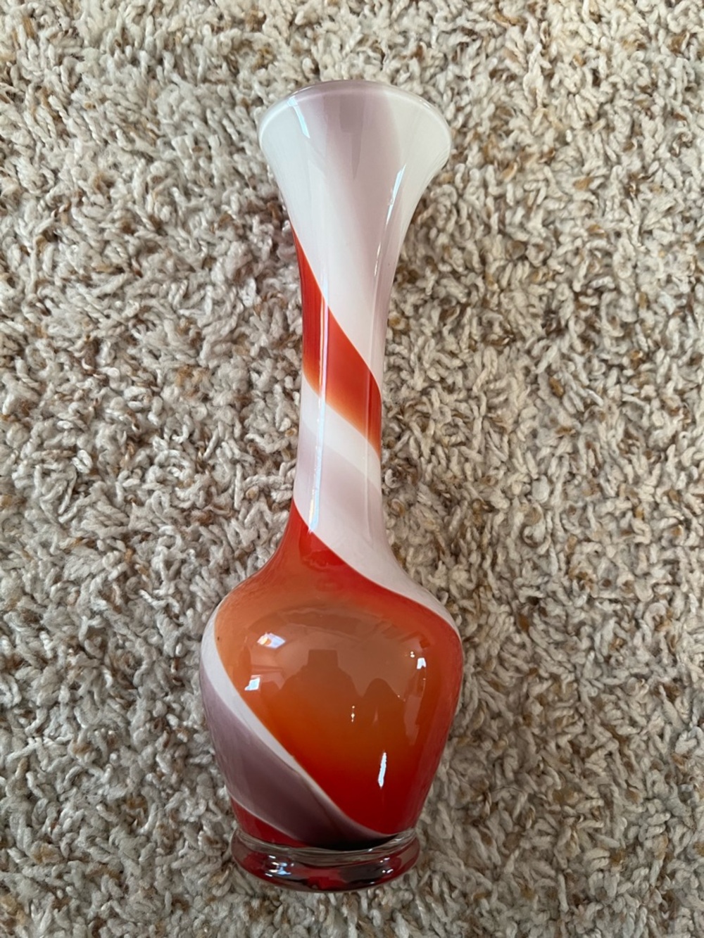 Vintage Opaline Swirl Bud Vase
vibrant red/orange and white swirl pattern.